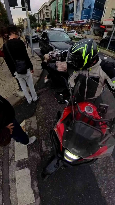 Ataşehir’de direğe çarpan martı kalp masajıyla hayata döndü
