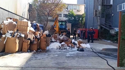Ataşehir’de fabrika bahçesinde yangın paniği
