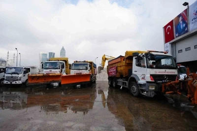 Ataşehir&rsquo;de karla m&uuml;cadele i&ccedil;in t&uuml;m &ouml;nlemler alındı
