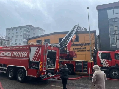 Ataşehir&rsquo;de metal imalathanesinde yangın paniği
