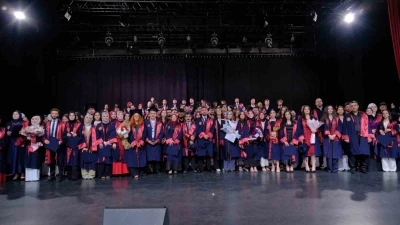Atat&uuml;rk &Uuml;niversitesi İletişim Fak&uuml;ltesi&rsquo;nde mezuniyet heyecanı yaşandı
