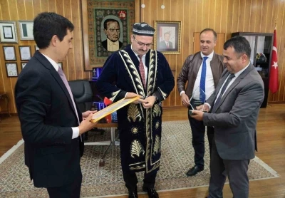 Atat&uuml;rk &Uuml;niversitesi, kardeş coğrafyalardaki &uuml;niversiteler i&ccedil;in tecr&uuml;besini paylaşıyor
