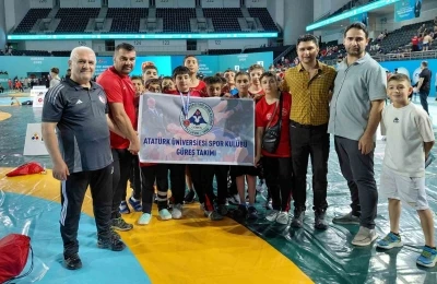 Atat&uuml;rk &Uuml;niversitesi spor kul&uuml;b&uuml;nden g&uuml;reşte T&uuml;rkiye şampiyonluğu gururu
