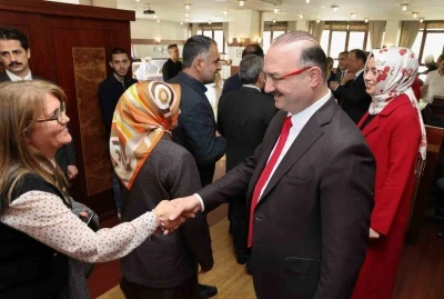Atat&uuml;rk &Uuml;niversitesinde bayramlaşma coşkusu yaşandı
