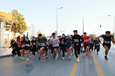 Atat&uuml;rk Yol Koşusunda dereceye giren sporcular &ouml;d&uuml;llendirildi
