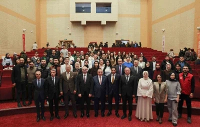 ATA&Uuml;Nİ gen&ccedil; ofisten ufuk a&ccedil;an panel: "Fikirden aksiyona giden yol"
