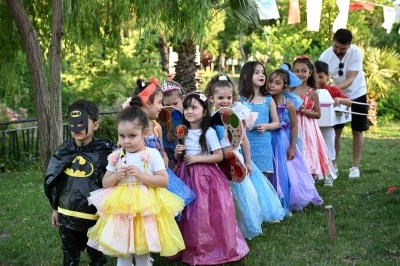 Atık malzemeler minik ellerde sanata d&ouml;n&uuml;şt&uuml;
