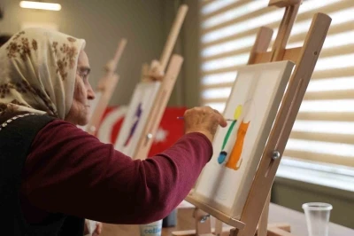 Atıl bina kadınlar i&ccedil;in sanat merkezine d&ouml;n&uuml;şt&uuml;

