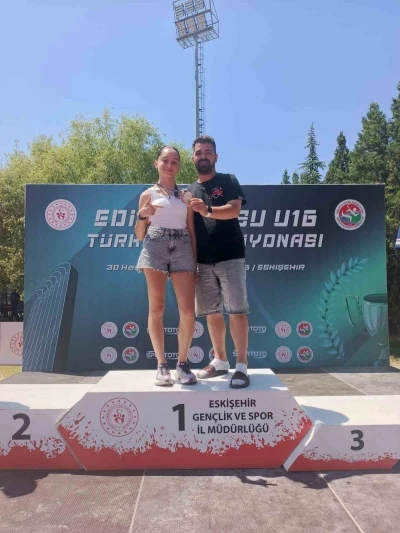 Atlet Alya G&uuml;l Keskin, U16 T&uuml;rkiye Şampiyonu oldu
