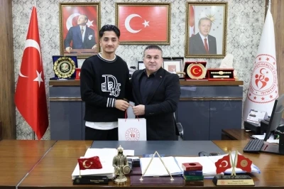 Atletizmde T&uuml;rkiye &uuml;&ccedil;&uuml;nc&uuml;l&uuml;ğ&uuml; Bilecik&rsquo;ten
