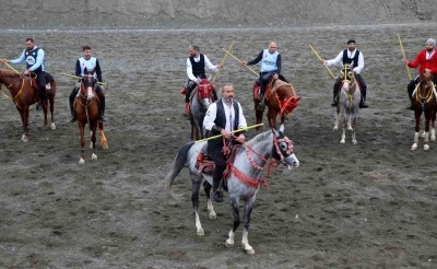 Atlı sporun asırlık geleneği Erzincan’da sürdürülüyor
