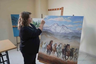 At&ouml;lye Melikgazi binlerce kursiyere hizmet veriyor