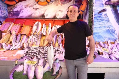 Av yasağına rağmen tezgahlarda balık eksik olmuyor
