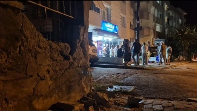 Avcılar’da alkollü sürücü tekel bayisine daldı: O anlar güvenlik kamerasında
