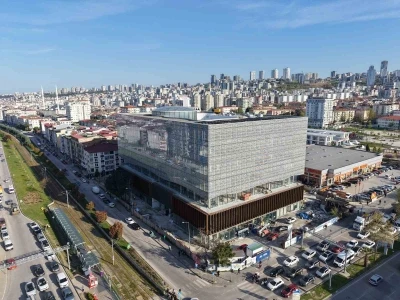 Avrupa &ouml;d&uuml;ll&uuml; dev k&uuml;t&uuml;phane eyl&uuml;lde kapılarını a&ccedil;ıyor
