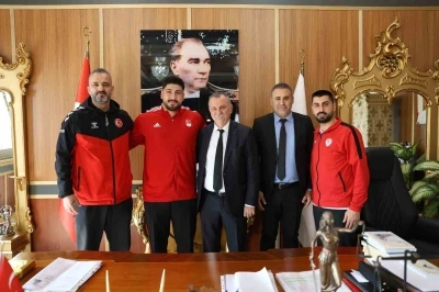 Avrupa Şampiyonu Mert Şişmanlar Yunusemre Belediyespor&rsquo;da
