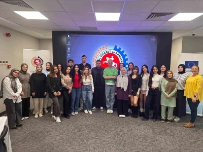 Avrupa&rsquo;ya A&ccedil;ılan Kapı: Gen&ccedil;lik Proje Kampı
