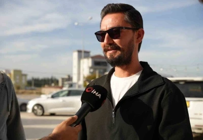 Avukat cübbesi giyip araç tanıtımı yapan galerici: &quot;Sadece farklı, dikkat çekici bir tanıtım olsun diye uğraştık&quot;
