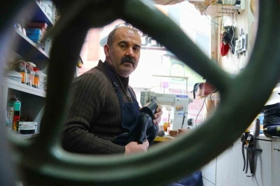 Ayakkabı tamircilerinde kış yoğunluğu başladı
