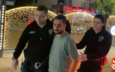 Ayakta bile durmakta güçlük çeken alkollü sürücü önünde giden araca çarptı
