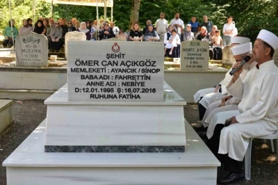 Ayancıklı 15 Temmuz şehidi kabri başında anıldı
