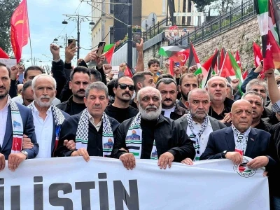 Ayasofya’dan Eminönü’ne Gazze’ye destek yürüyüşü
