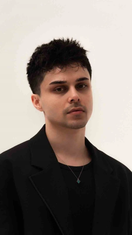 Ayberk Serin &lsquo;G&uuml;n Batarken&rsquo; ile hayranlarıyla buluşuyor
