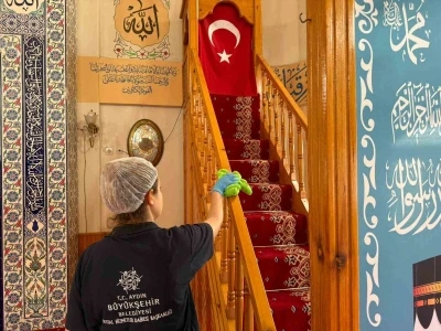 Aydın B&uuml;y&uuml;kşehir Belediyesi&rsquo;nden bayram &ouml;ncesi camilerde temizlik
