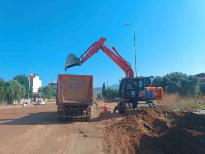Aydın B&uuml;y&uuml;kşehir&rsquo;in yol &ccedil;alışmaları devam ediyor
