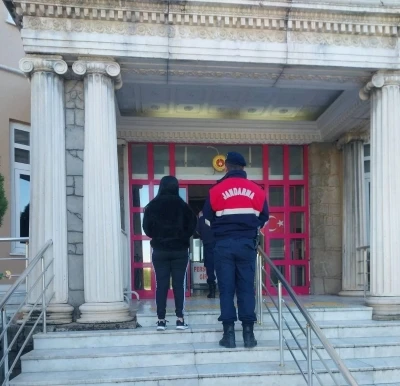 Aydın’da 2 aranan şahıs operasyonla yakalandı
