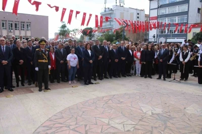 Aydın’da 29 Ekim kutlamaları çelenk sunma töreni başladı
