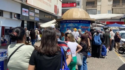 Aydın&rsquo;da bayram &ouml;ncesi Halk Ekmek yoğunluğu
