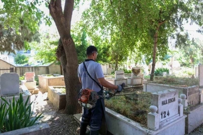 Aydın&rsquo;da bayram &ouml;ncesi mezarlıklar bakımdan ge&ccedil;iriliyor
