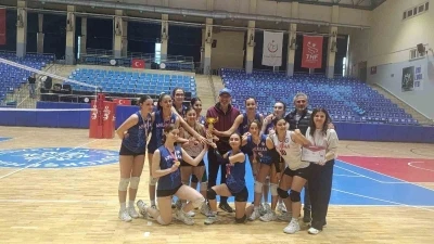 Aydın&rsquo;da Gen&ccedil; A Kızlar Voleybol İl Birinciliği m&uuml;sabakaları sona erdi
