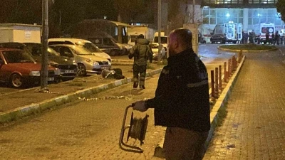 Aydın&rsquo;da hastane &ouml;n&uuml;ndeki ş&uuml;pheli valizden giyecek &ccedil;ıktı
