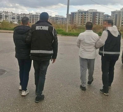 Aydın&rsquo;da irtikap operasyonu: Seri numaralı alınmış paralarla yakalandılar
