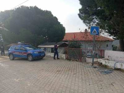 Aydın&rsquo;da jandarma ekipleri okul &ouml;nlerindeki g&uuml;venlik tedbirlerini arttırdı