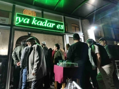 Aydın&rsquo;da Kadir Gecesi&rsquo;nde camiler doldu taştı
