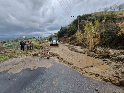 Aydın&rsquo;da kuvvetli yağışlara b&uuml;y&uuml;kşehir ve ASKİ&rsquo;den anında m&uuml;dahale
