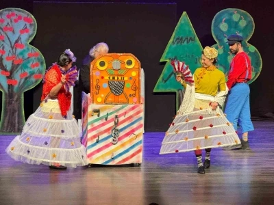 Aydın&rsquo;da minikler tiyatro ile buluştu
