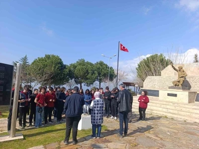 Aydın&rsquo;da &ouml;ğrenciler şehitleri andı
