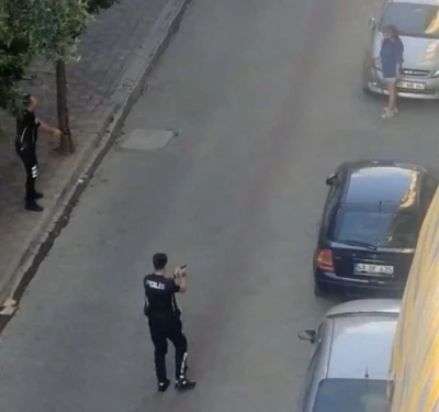 Aydın&rsquo;da samuray kılıcıyla sokağa &ccedil;ıkan gen&ccedil; kız dehşet sa&ccedil;tı

