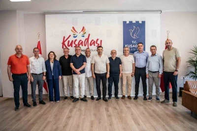 Aydın’daki CHP’li Belediye Başkanları Kuşadası’nda bir araya geldi
