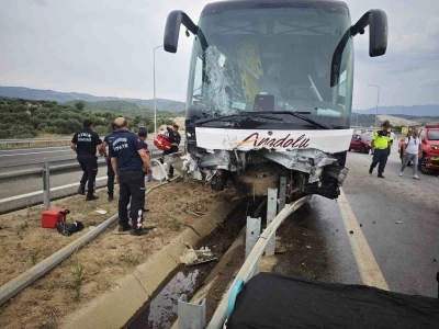 Aydın-Denizli otoyolunda feci kaza: 1&rsquo;i ağır 20 yaralı
