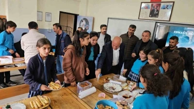 Aydınlar Beldesi Ortaokulundan Gazze için yardım etkinliği
