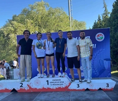 Aydınlı atlet, şampiyonadan madalyayla d&ouml;nd&uuml;
