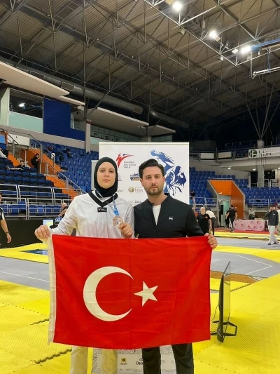 Aydınlı Elifnaz Avrupa’dan bronz madalya ile döndü
