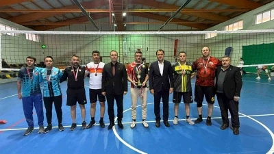 Aydıntepe&rsquo;de voleybol turnuvası tamamlandı

