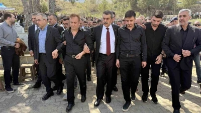 Ayla &ouml;ğretmenin eşi: "Gurur duyuyorum, buraya ev yaptıracaktık, cenazesi geldi"
