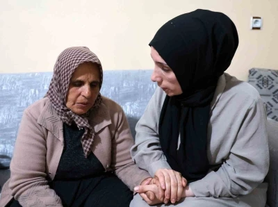 Ayrı şehirler, kayıp hayatlar: Cesetleri bulunamayan G&uuml;listan Doku ve Mekiye Akyel&rsquo;in ailesi Diyarbakır&rsquo;da bir araya geldi
